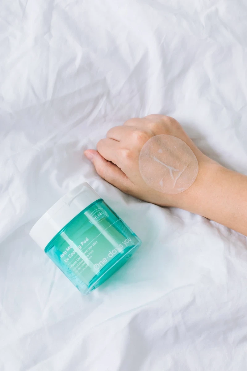 Help Me! Ice Cooling Pad | Cleansing & Soothing Pads with a Cooling Effect